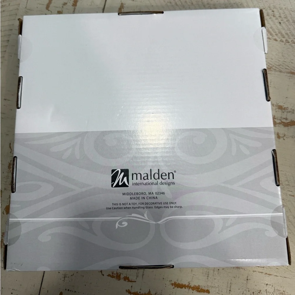 NIB Malden Picture Frame - Family is Forever